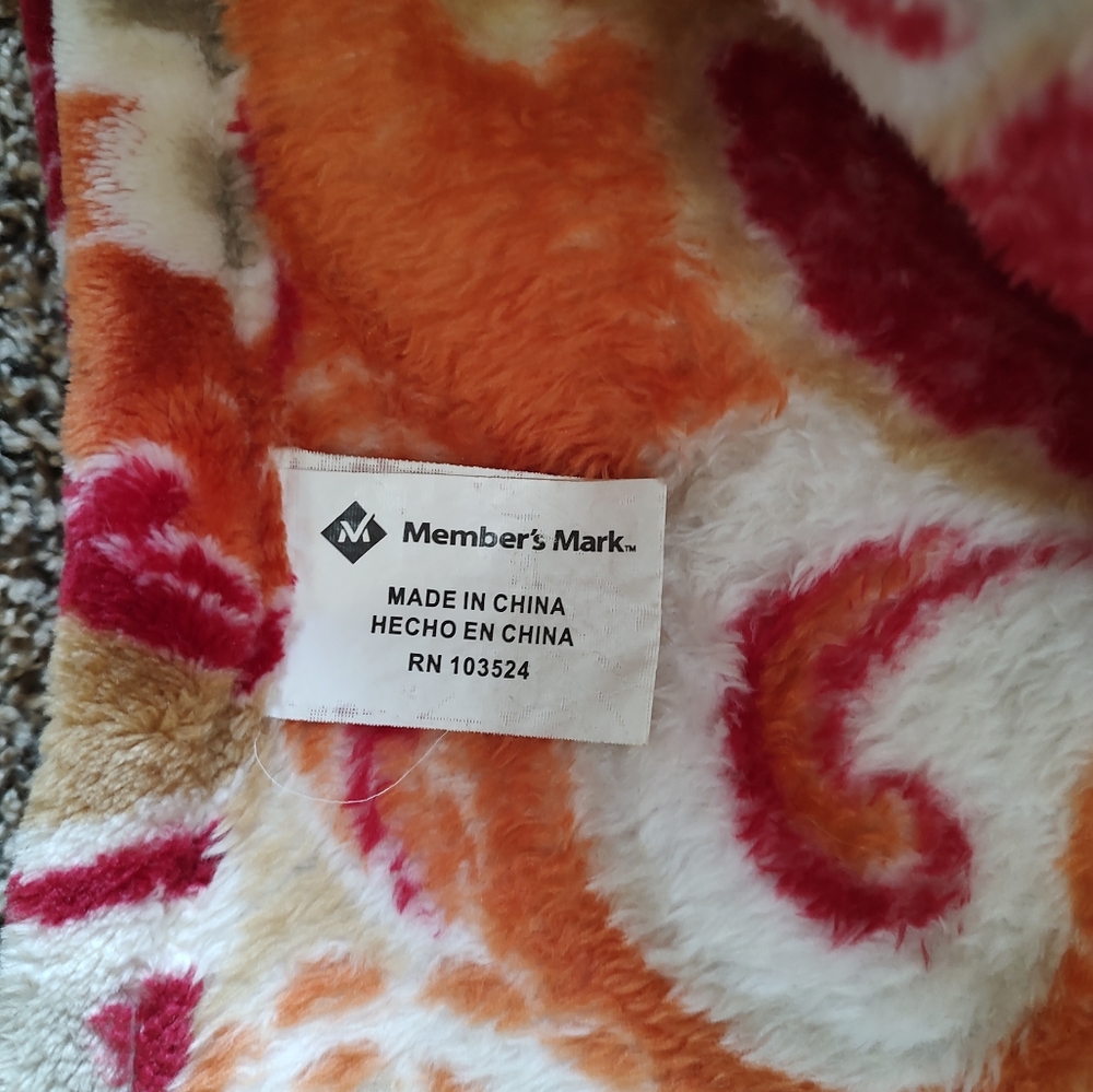 Member's Mark Throw - Picture 3 of 3